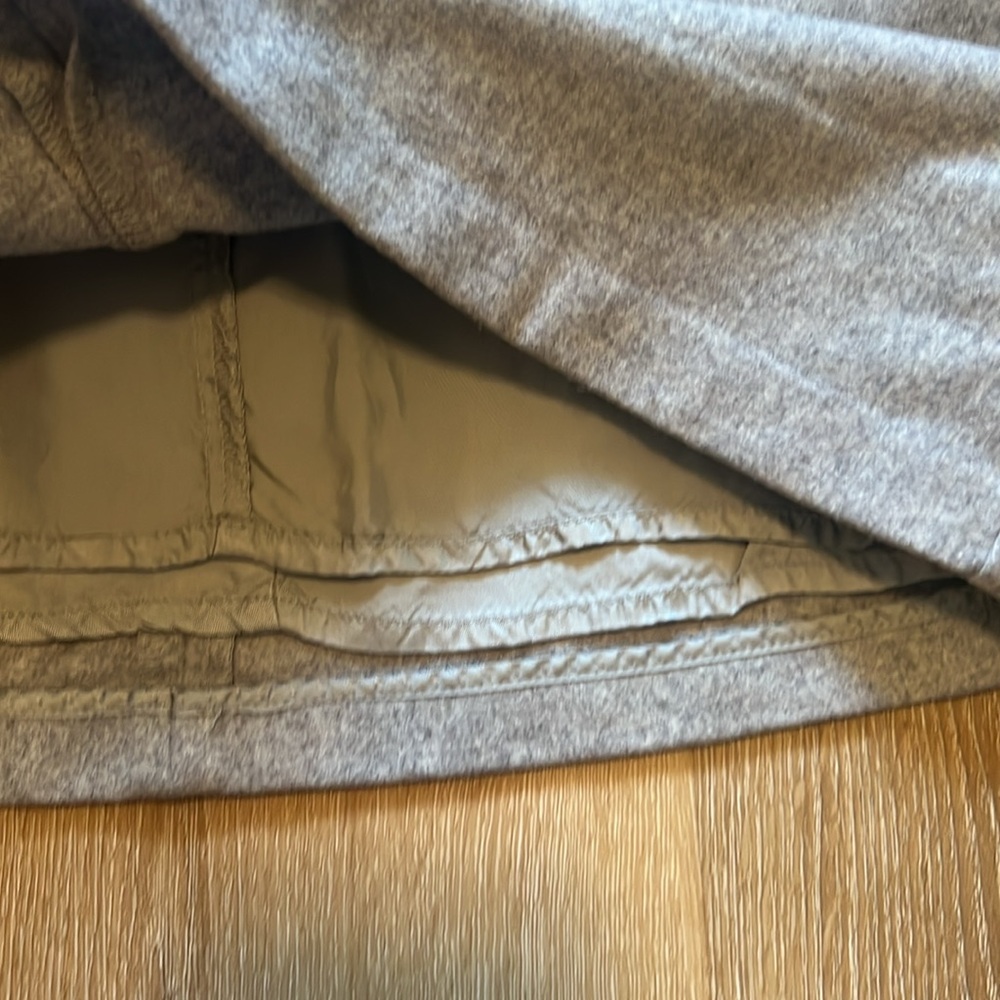Aritzia Wilfred color Gray 68% Wool 25% Nylon 5% Cashmere Classic Mini Skirt - Picture 2 of 10